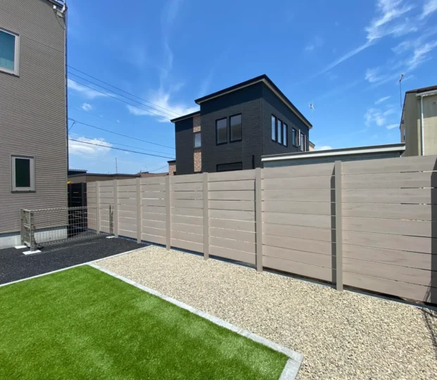 苫小牧の外構づくりに合う目隠しフェンスとは？ 高さ・素材・配置の選び方